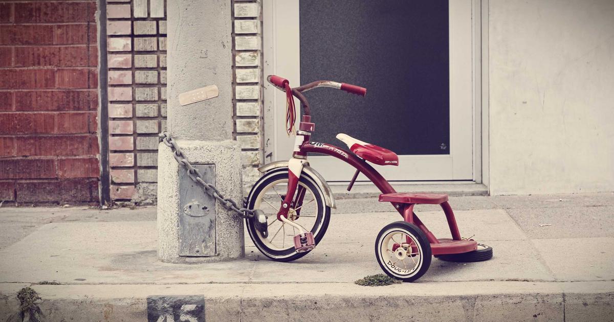 Bob Pro TV and BOB Player interfaces shown side by side on two screens