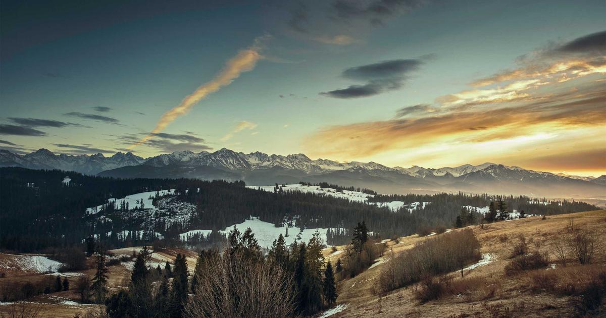 Duplex TV app showing Norwegian channels on a Firestick-connected television